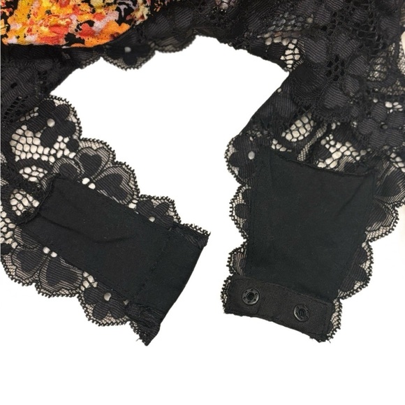 Free People “Heat Wave” Lace Floral Button Bodysuit in “Midnight Combo” Large 🖤 - Picture 6 of 9
